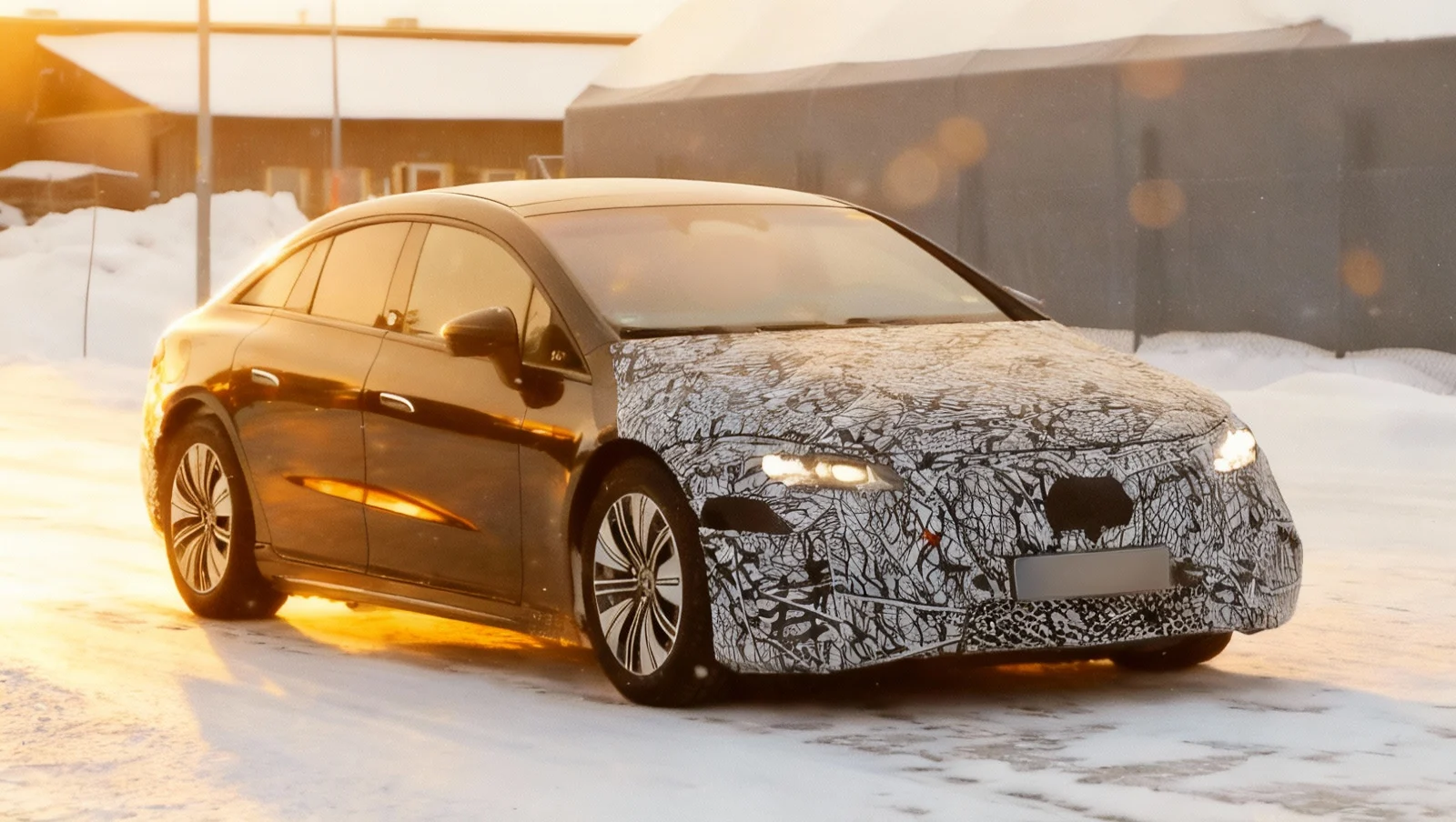 Mercedes EQS 2027: Rivoluzione Elettrica all'Orizzonte