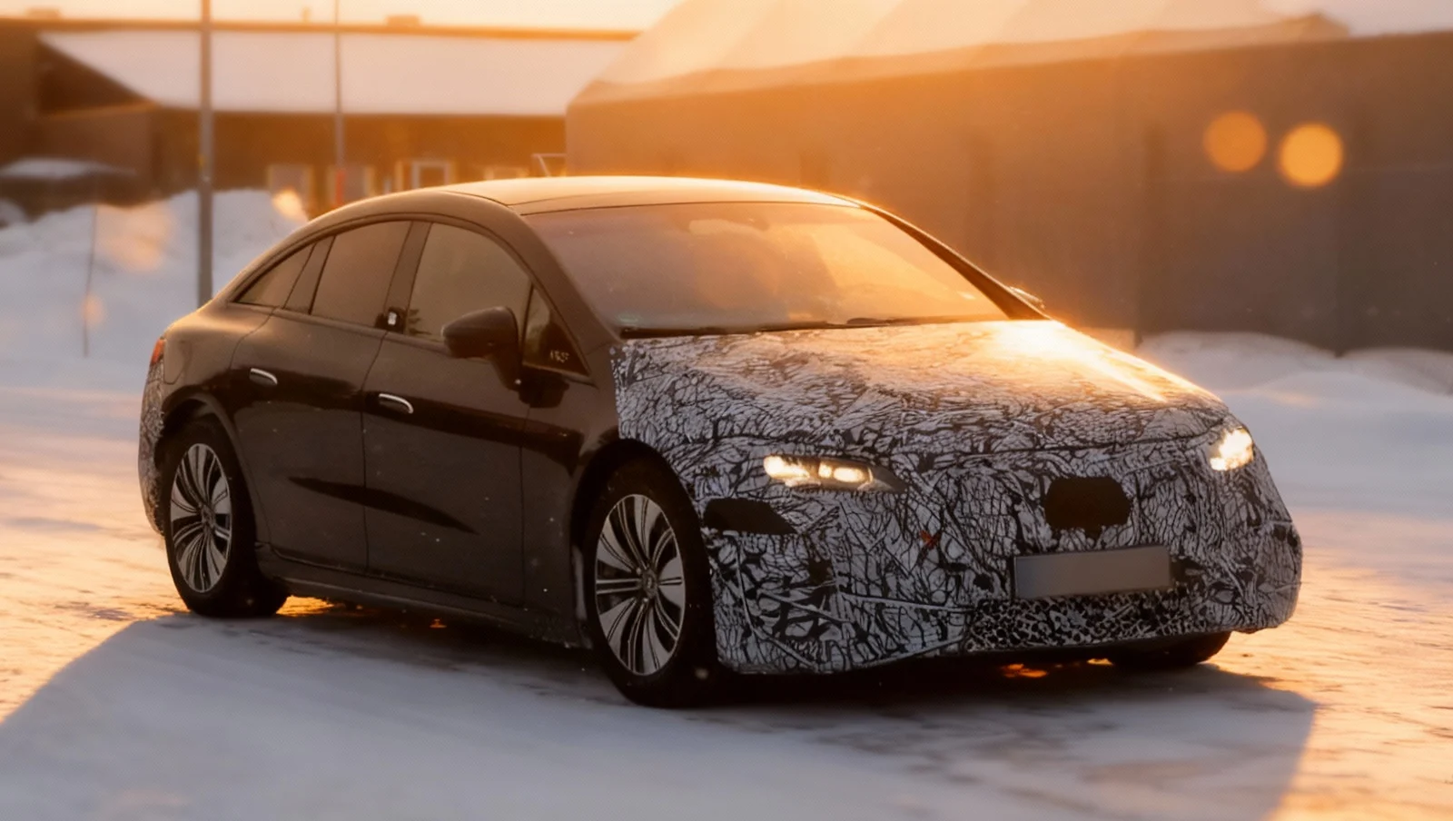 Mercedes EQS 2027: Rivoluzione Elettrica, sfida a Lucid e Tesla