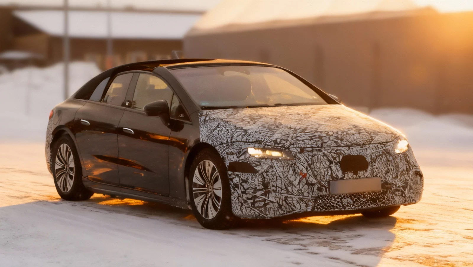 Mercedes EQS 2027: Rivoluzione Elettrica tra Efficienza e Ricarica record