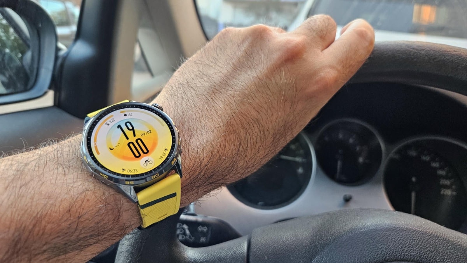 Huawei Watch GT 7, fino a 21 giorni di autonomia e sensori sportivi
