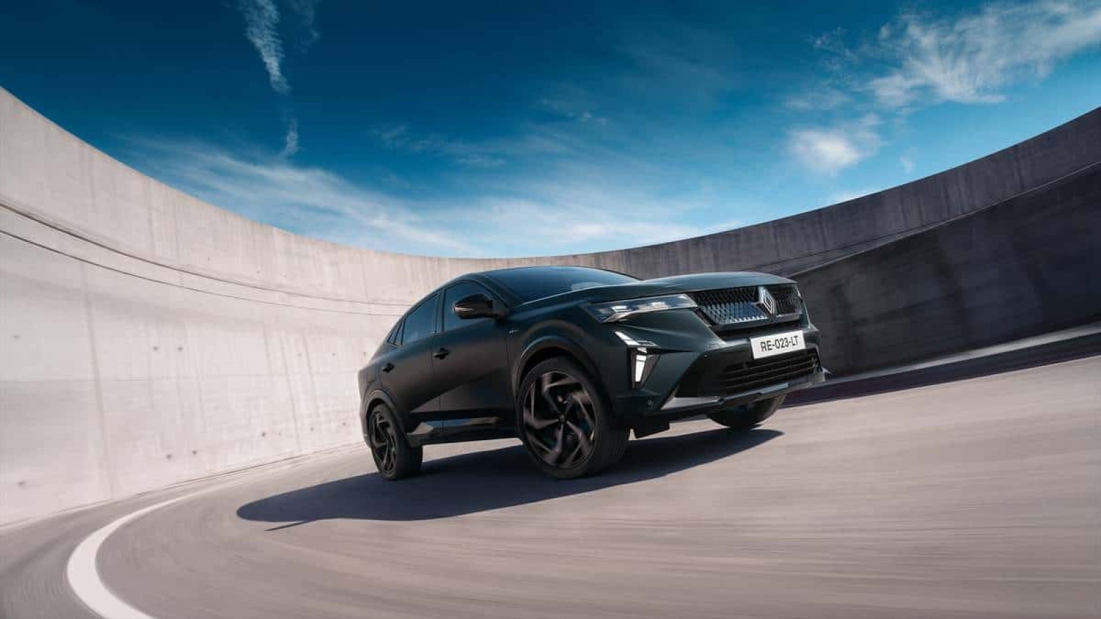 Renault Rafale Hypnotic: 300 CV e solo 100 auto in Italia