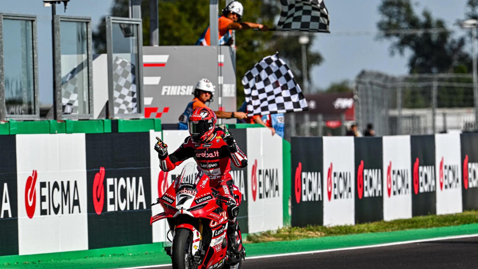 SBK Cremona: Lecuona vince Gara 1, Bulega vede il titolo