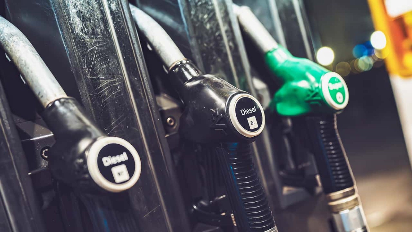 Gasolio, finito lo sconto sulle accise: ecco quanto salgono i prezzi