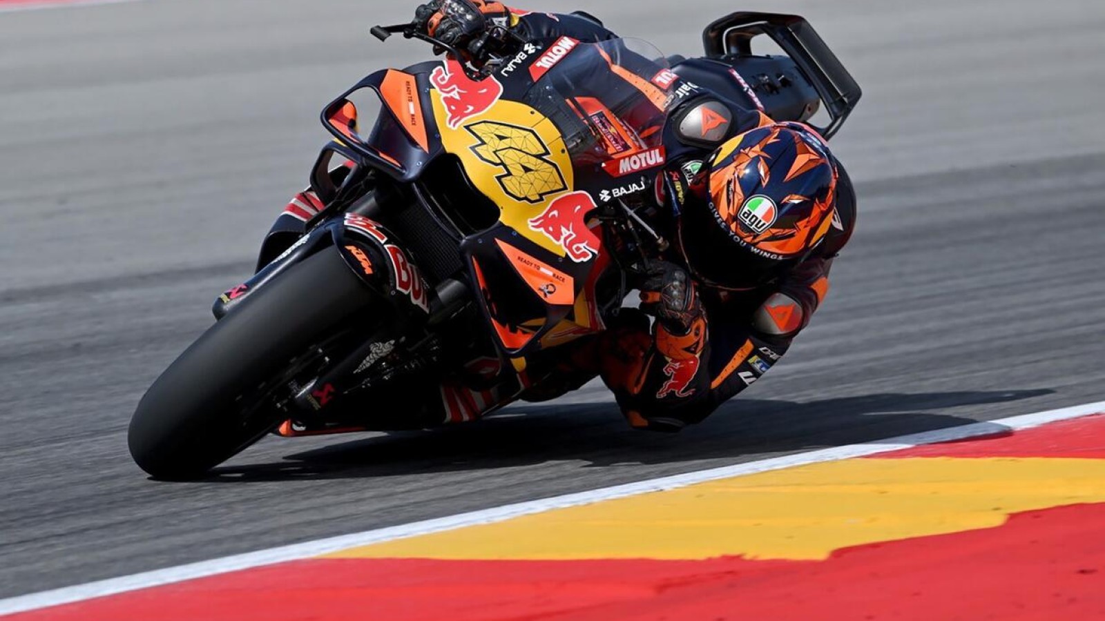 MotoGP, gomme Pirelli dal 2027: ecco chi sarà avvantaggiato